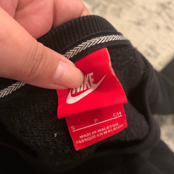 Women’s Nike sweater - Picture 4 of 4